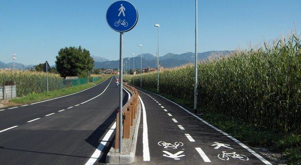 Installate le prime barriere per i ciclisti sulla SS 106 jonica