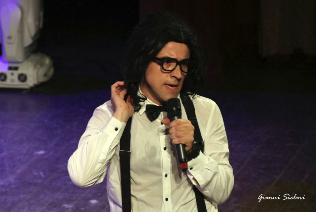 Gennaro Calabrese apre la stagione teatrale dell’ Officina dell’arte – FOTO