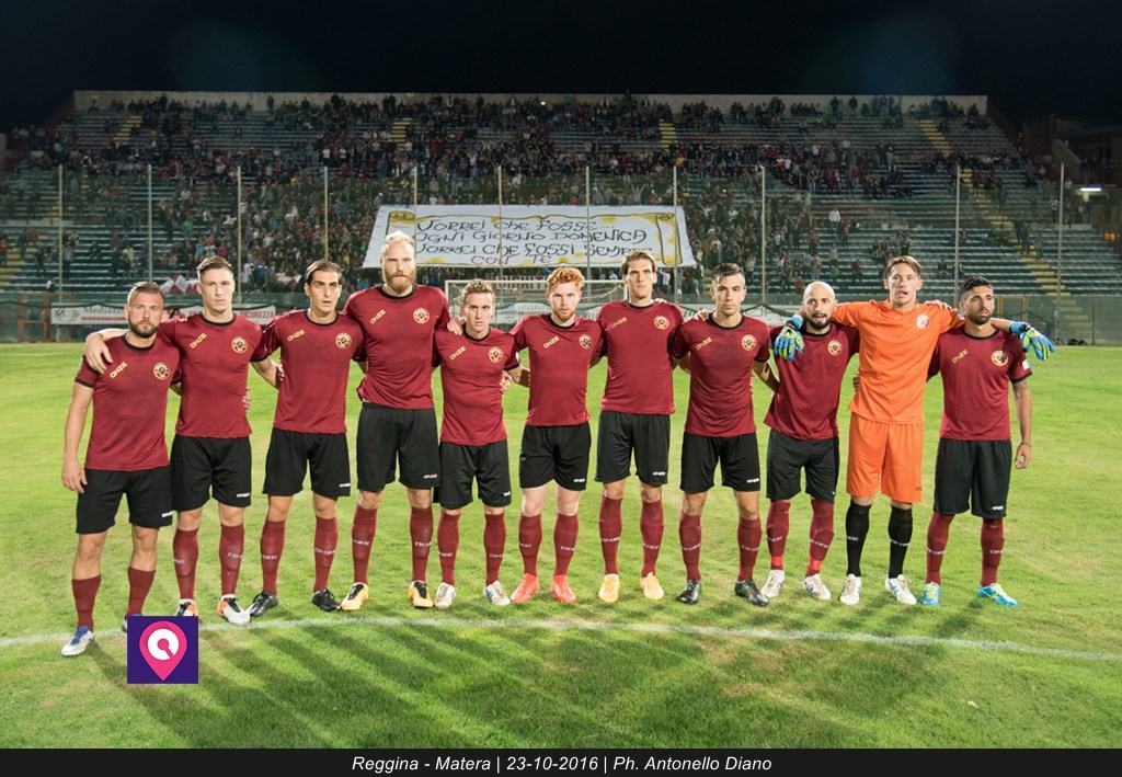 Reggina, rialzati e cammina. Zeman: “Grazie tifosi, ora battiamo il Siracusa”