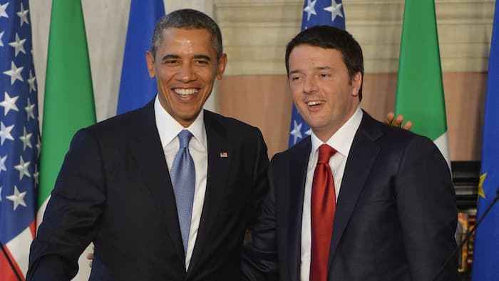 Renzi regala a Obama e Michelle cravatte e pashmina calabresi