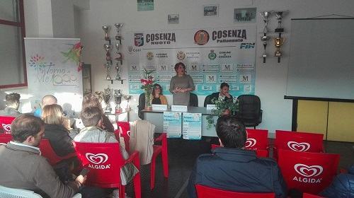 Autismo: un aiuto arriva dalla “Terapia multisistemica in acqua”. A Cosenza un incontro informativo