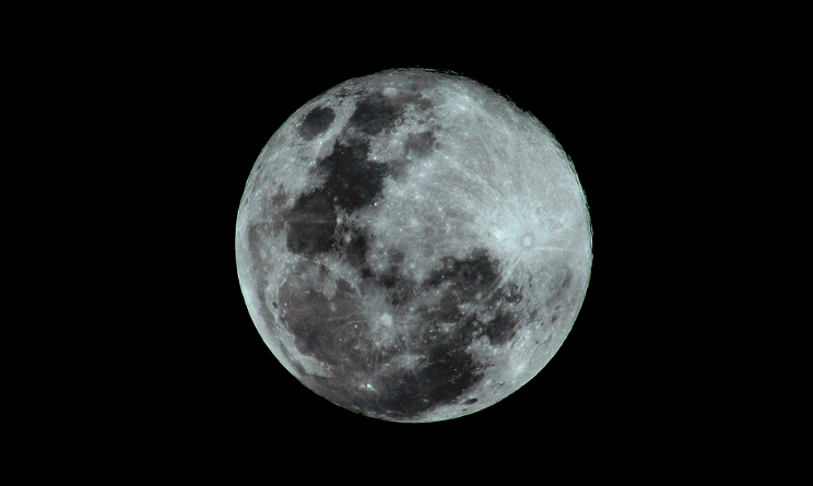 Occhi al cielo per la SuperLuna: serata astronomica al Planetario Pythagoras