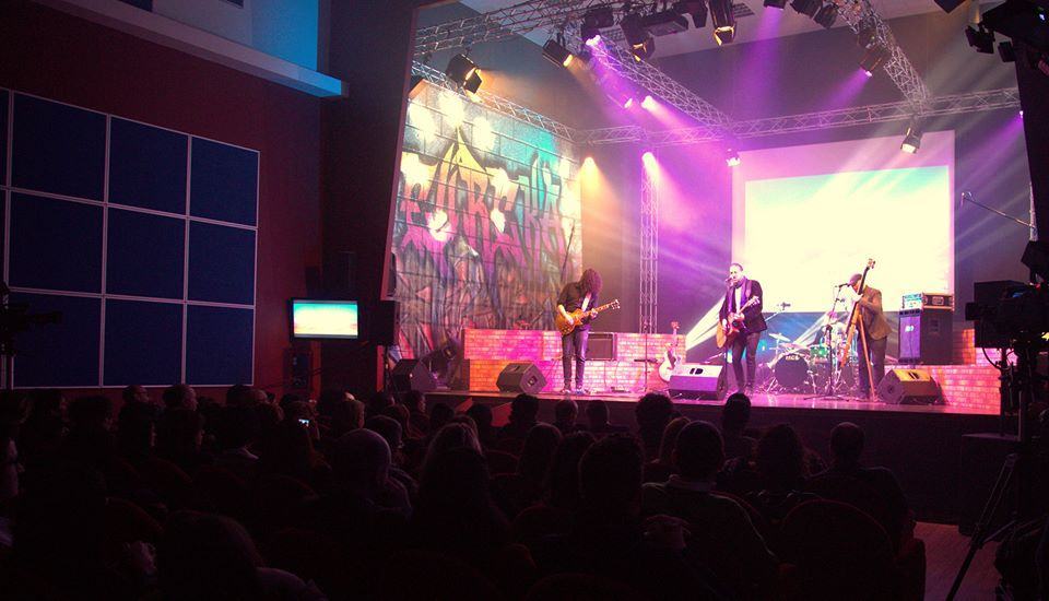 Immagine di un concerto per il La Stanza di Seta Tour della band reggina Nigra