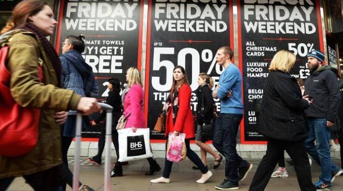 Black Friday, calabresi all’assalto di negozi e centri commerciali