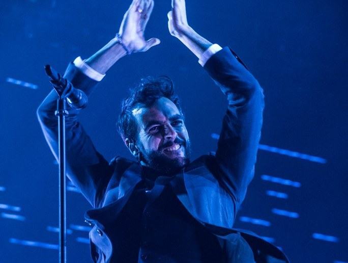 Marco Mengoni scatena il Palacalafiore anche attraverso i suoi silenzi – FOTO