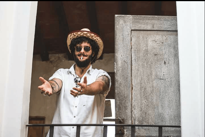 Il cantautore reggino Cecè Tripodo in concerto al Cartella