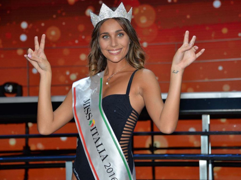 Miss Italia Rachele Risaliti alle selezioni a Cosenza