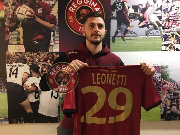 Reggina, presentato il nuovo acquisto