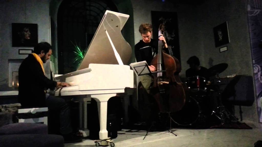 Jazzmin: a La Sosta la musica live di Francesco Scaramuzzino trio