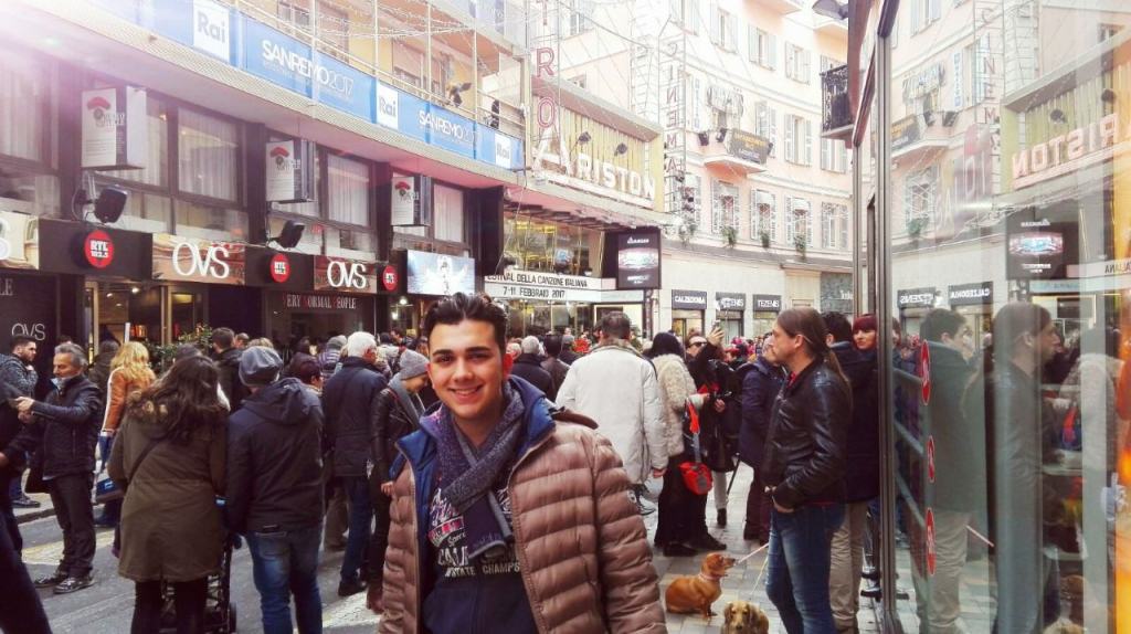 Il giovane cantante reggino, Nicholas Mauro, al Palafiori di Sanremo