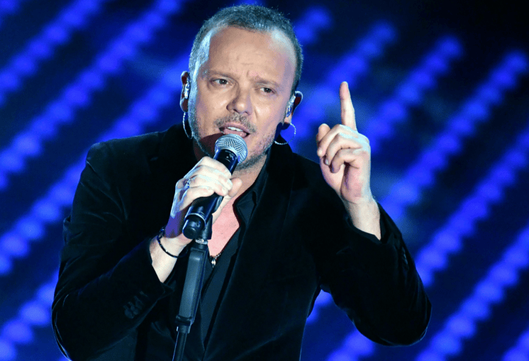 Gigi D’Alessio con l’instore tour arriva a Reggio Calabria