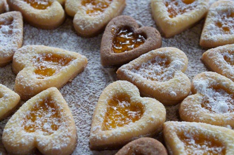 San Valentino, ecco i gustosi occhi di bue a forma di cuore: la ricetta