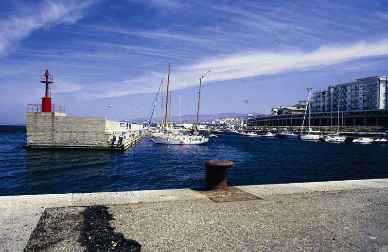 Coronavirus, divieto d’accesso pedonale al Porto di Reggio