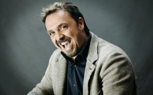 Il comico Gabriele Cirilli in Calabria con lo spettacolo “Tale e quale a me!”