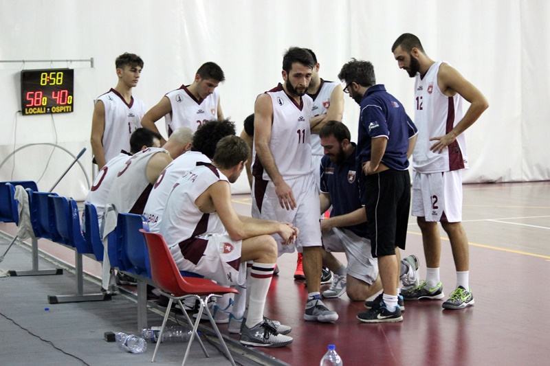 Basket – Vis sconfitta a Cosenza. Si va a gara-3