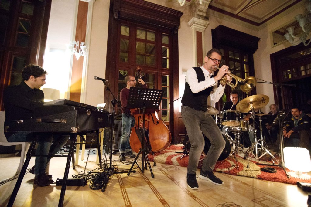 Il jazz raffinato di Urban Fabula e Bosso incanta il Miramare