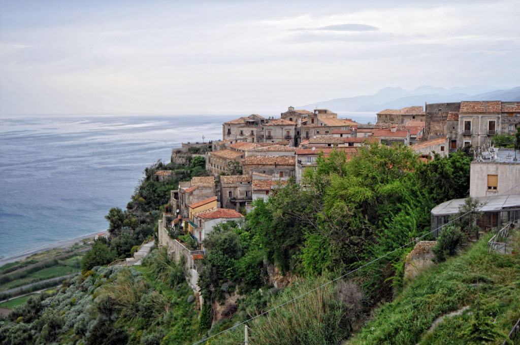 Kilimangiaro, contest il Borgo dei Borghi: canditata anche la Calabria, ecco come votare