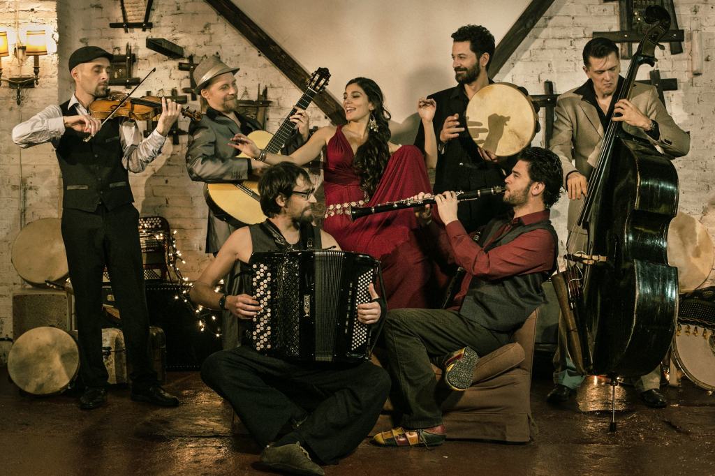 Migrartes, la Barcelona Gipsy balKan Orchestra e il mito di Giufà al Miramare