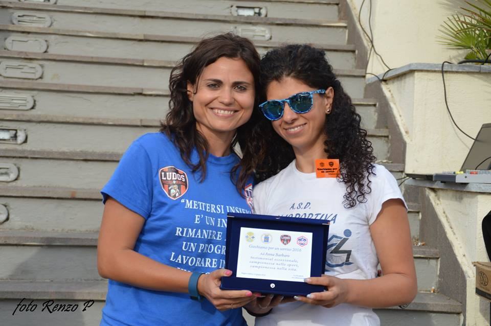 Sport a occhi chiusi. L’atleta reggina Anna Barbaro: “quando nuoto mi sento libera” – FOTO