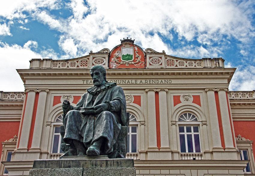 A Cosenza l’inaugurazione della mostra “Metamorfosi: trame d’oltremare”