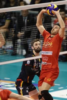 VOLLEY PALLAVOLO. BUNGE RAVENNA - TONNO CALLIPO VIBO 1-3.
