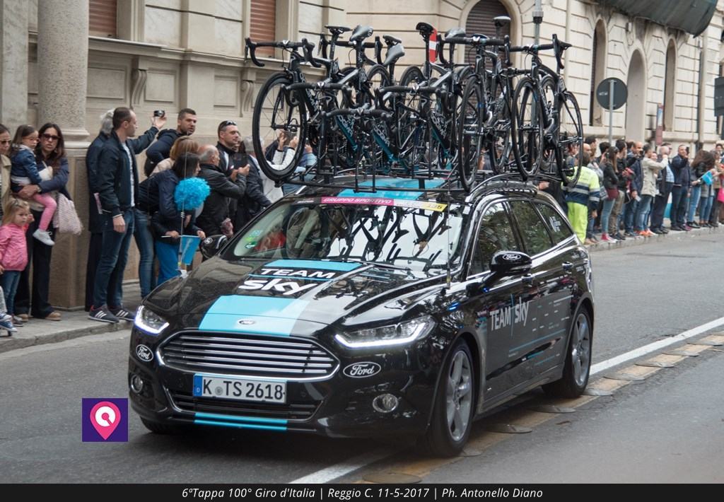 Giro d’Italia, a Reggio Calabria uno striscione per Scarponi – FOTO