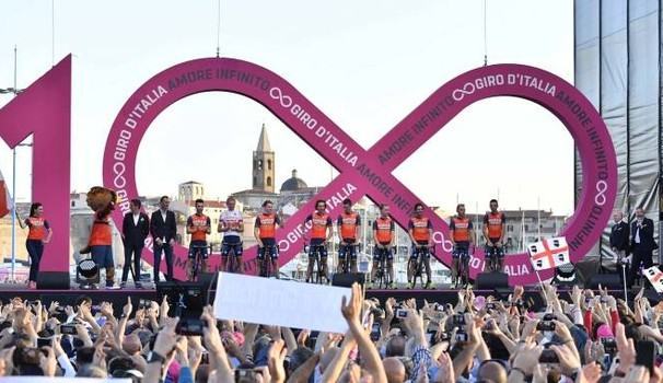 Giro d’Italia, la Città Metropolitana si colora di rosa