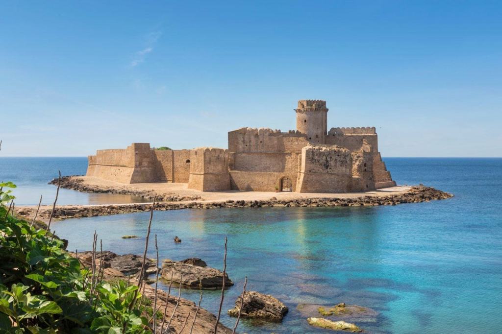 Le Castella, luogo magico della Calabria immerso tra mare e leggenda