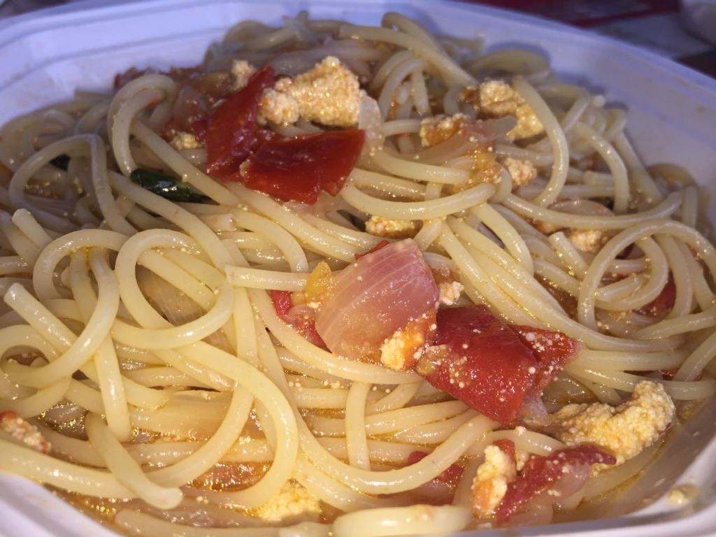 Spaghetti con le uova di pesce spada, specialità estiva calabrese