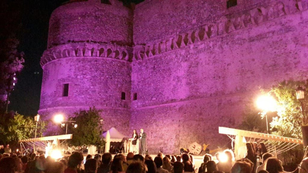 Si conclude la rassegna espositiva “Donnamare” al Castello Aragonese