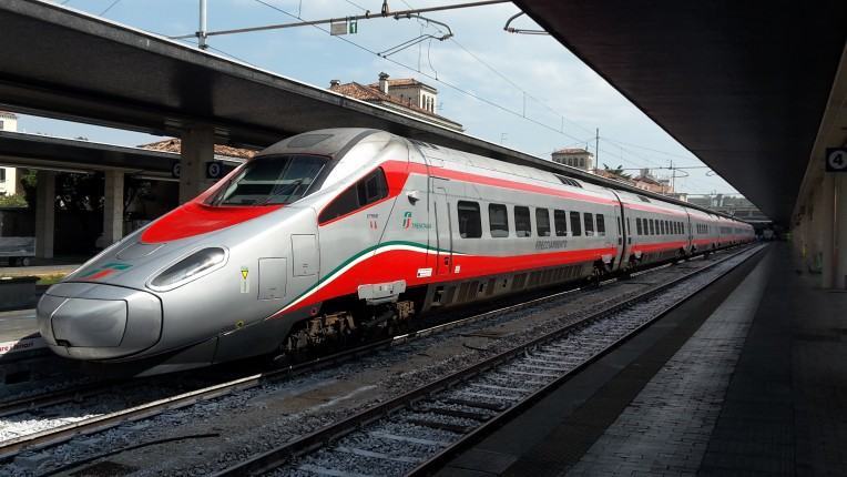 Numeri in crescita: in Calabria puntuali 89 treni su 100