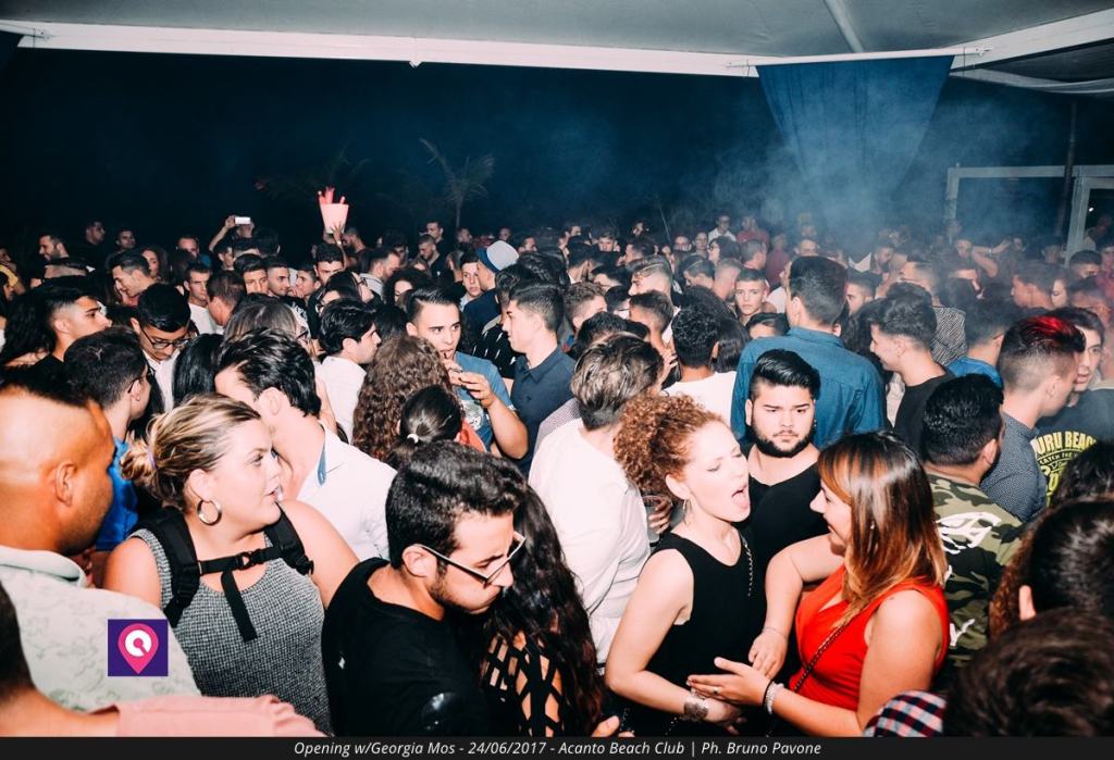All’Acanto Beach Club arriva Dj Helen B