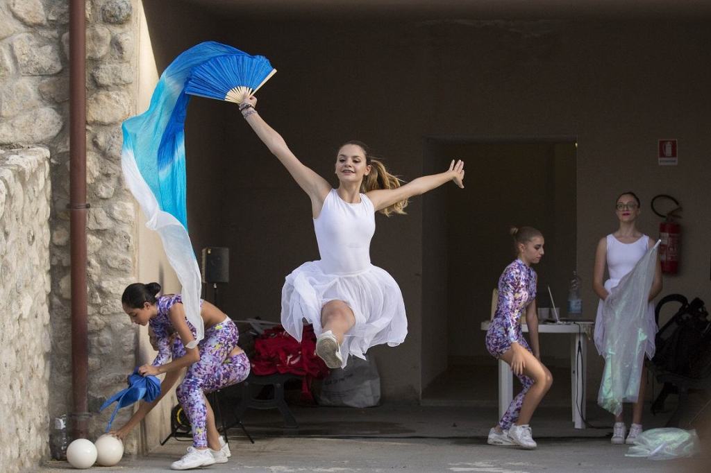 “Donnamare”: continua fino al 29 luglio la rassegna d’arte contemporanea al Castello Aragonese