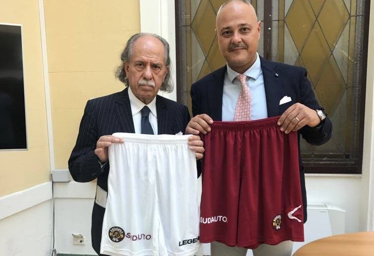 La concessionaria SudAuto di Reggio Calabria sponsor pantaloncino