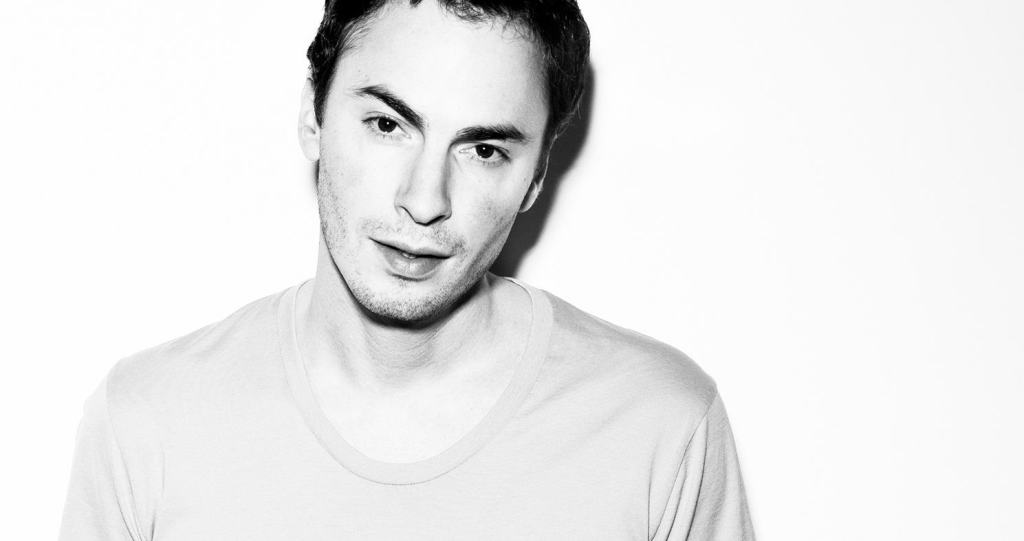 Al Sunset Beach Club di Palmi “Wave” con il dj Gregor Salto