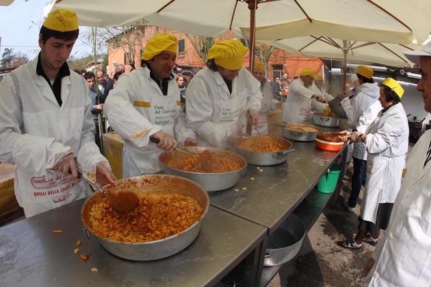A Marina di San Lorenzo la quinta ‘Sagra dei maccheroni’