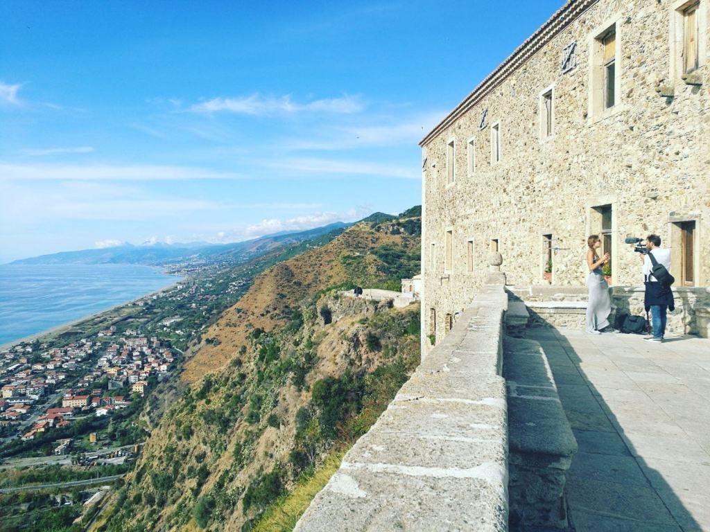 “Vista mare e altri sogni”: storie di vita quotidiana dalla penna di Mario Alberti