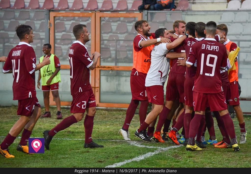 Reggina, ancora una vittoria. De Francesco piega la Paganese, crisi dimenticata