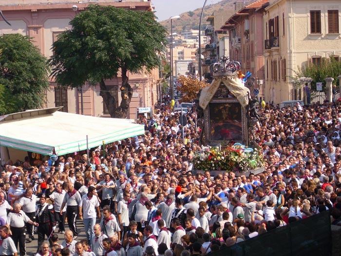 Feste Patronali, mercato di Piazza del Popolo resta aperto
