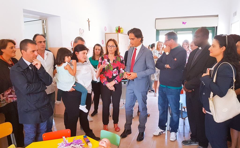 Primo giorno di scuola per gli studenti reggini, Falcomatà a Pellaro e Santa Venere – FOTO