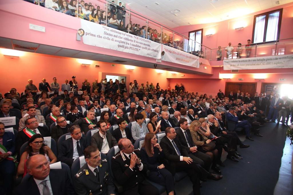 Centinaia di studenti a Locri per ‘tracce di legalità’, la commemorazione di Fortugno