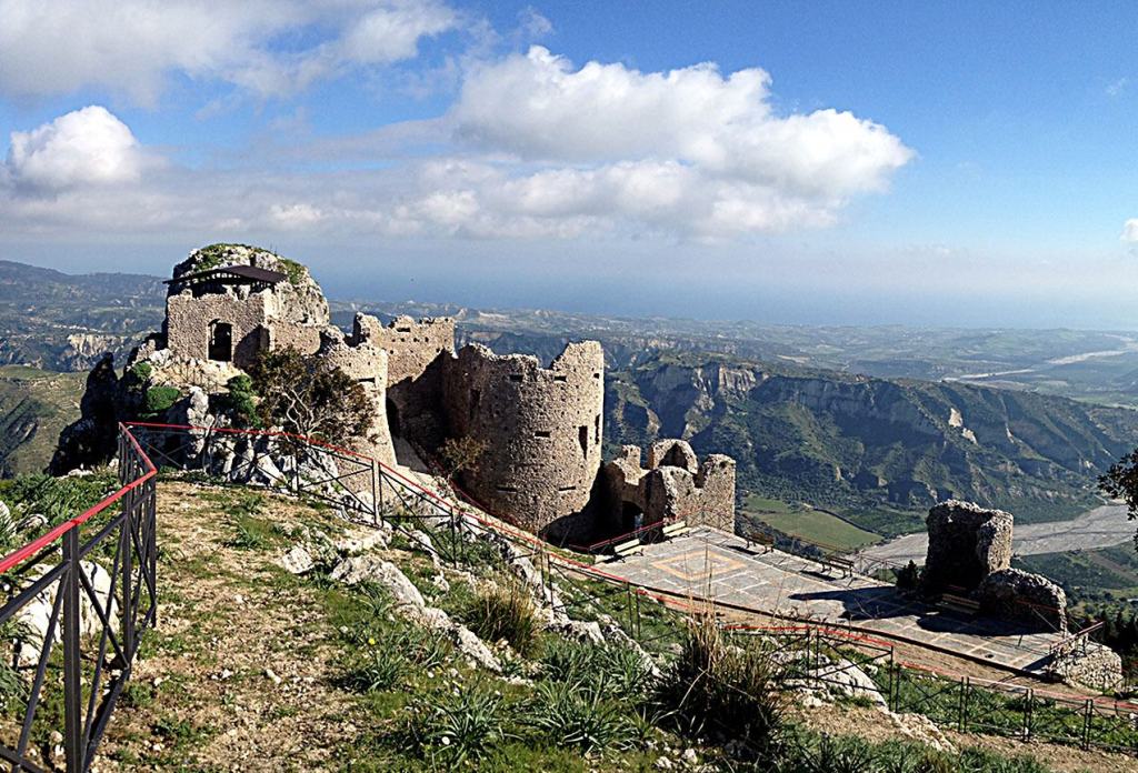 Castello normanno di Stilo vincitore del IV° concorso fotografico della BMTA
