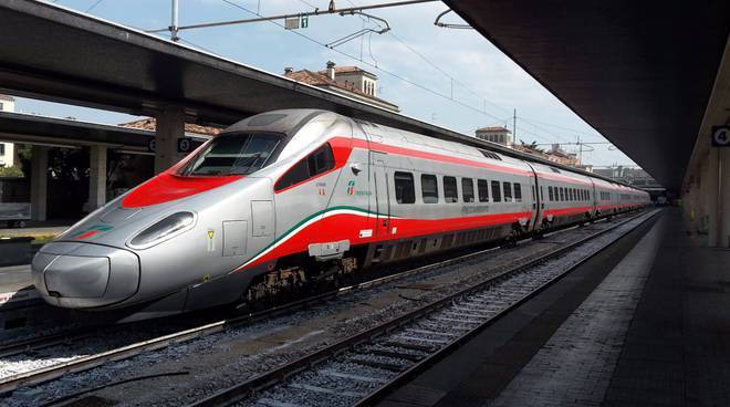 Unione Consumatori: “Frecciargento Reggio-Roma mai in orario”