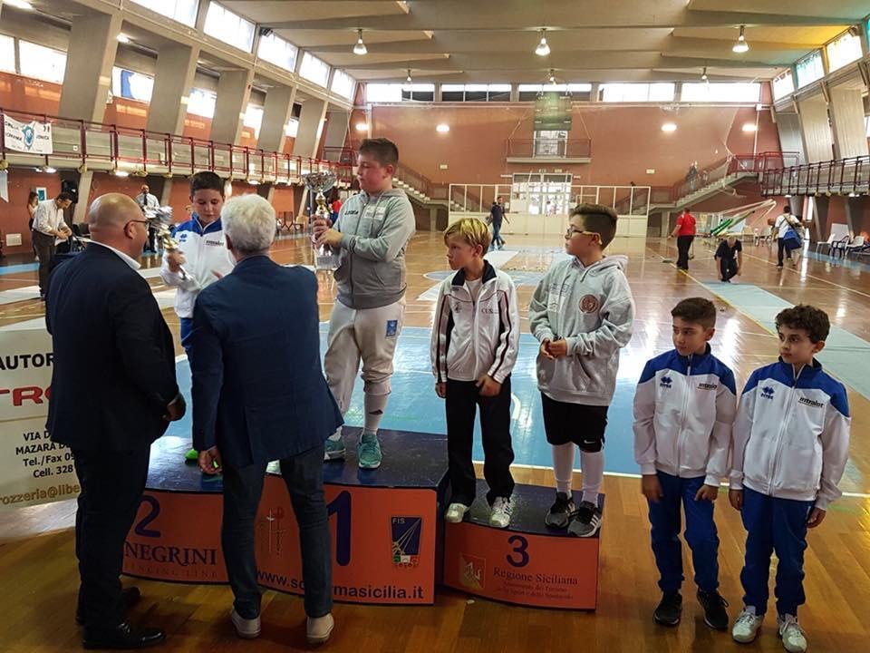 Medaglia d’oro per un reggino alle gare interregionali di scherma in Sicilia