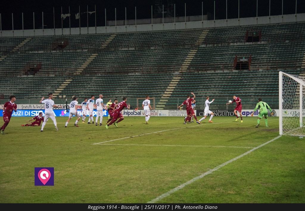 Reggina, altri due volti nuovi, manca solo l’attaccante