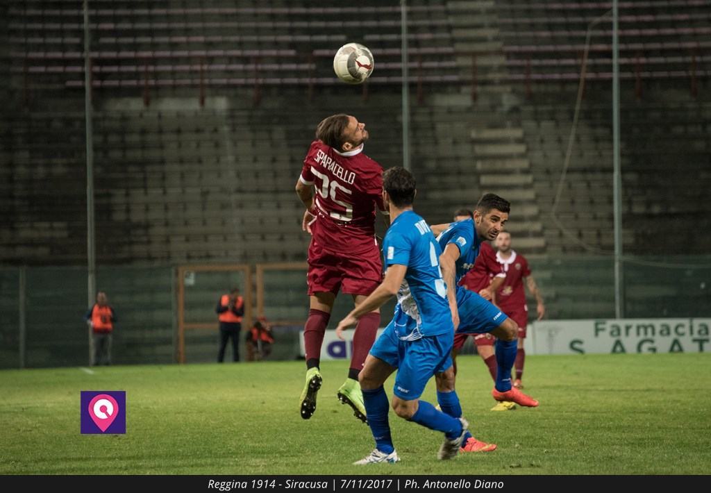 Reggina, per la difesa non solo De Vito. Si punta ad un centrale francese