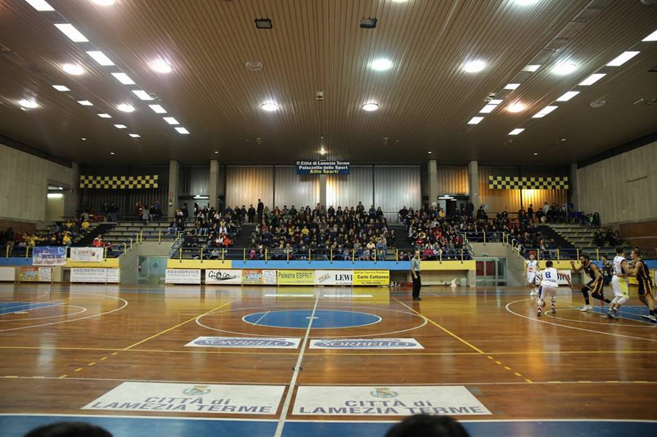 Basket – Vicini al giorno storico, ma non sarà a Lamezia. La palla a due è al PalaCalafiore