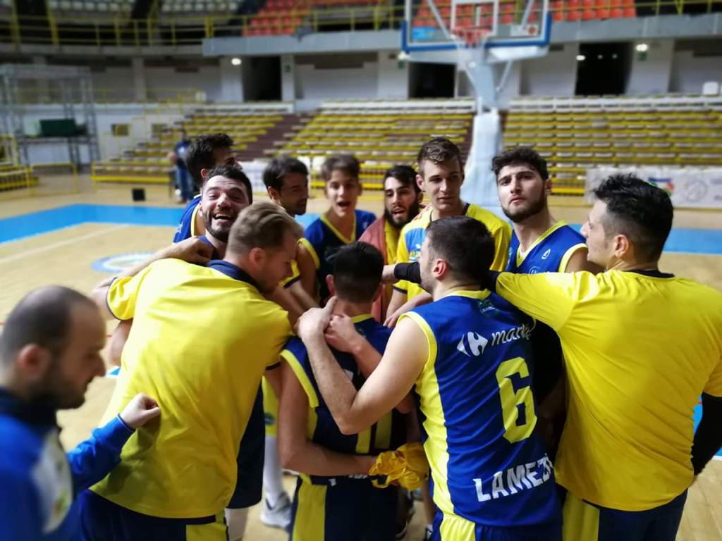 Basket – Lamezia vince e convince. Villa battuto 47-79