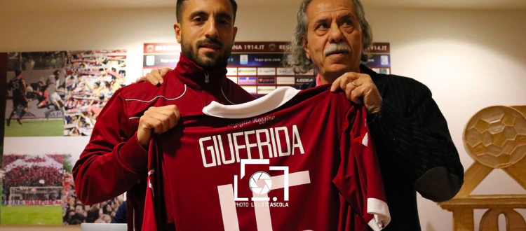 Reggina, presentato Giuffrida: “L’amaranto grande onore”. I convocati per Catanzaro