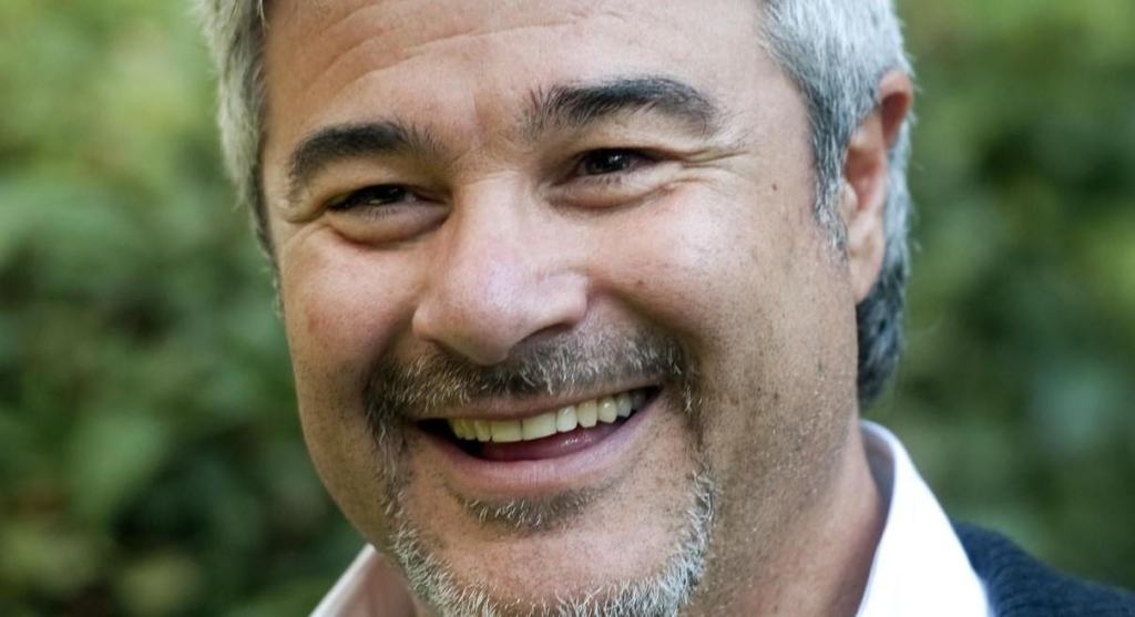 Pino Insegno torna al Teatro Cilea. In scena “58 sfumature di Pino”